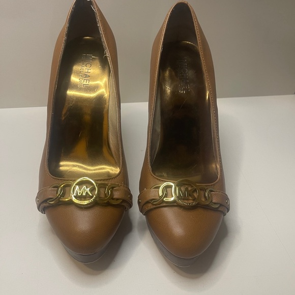 Michael Kors high, tan color in Good use conditions - Picture 12 of 16